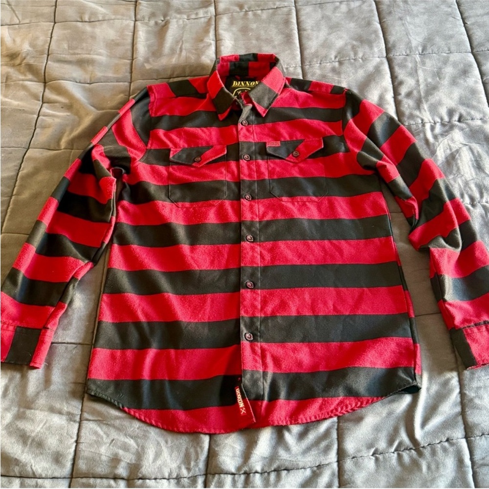 DIXXON Flannel “Nirvana” Men’s Red an Black Stripped Flannel Shirt RARE Medium
